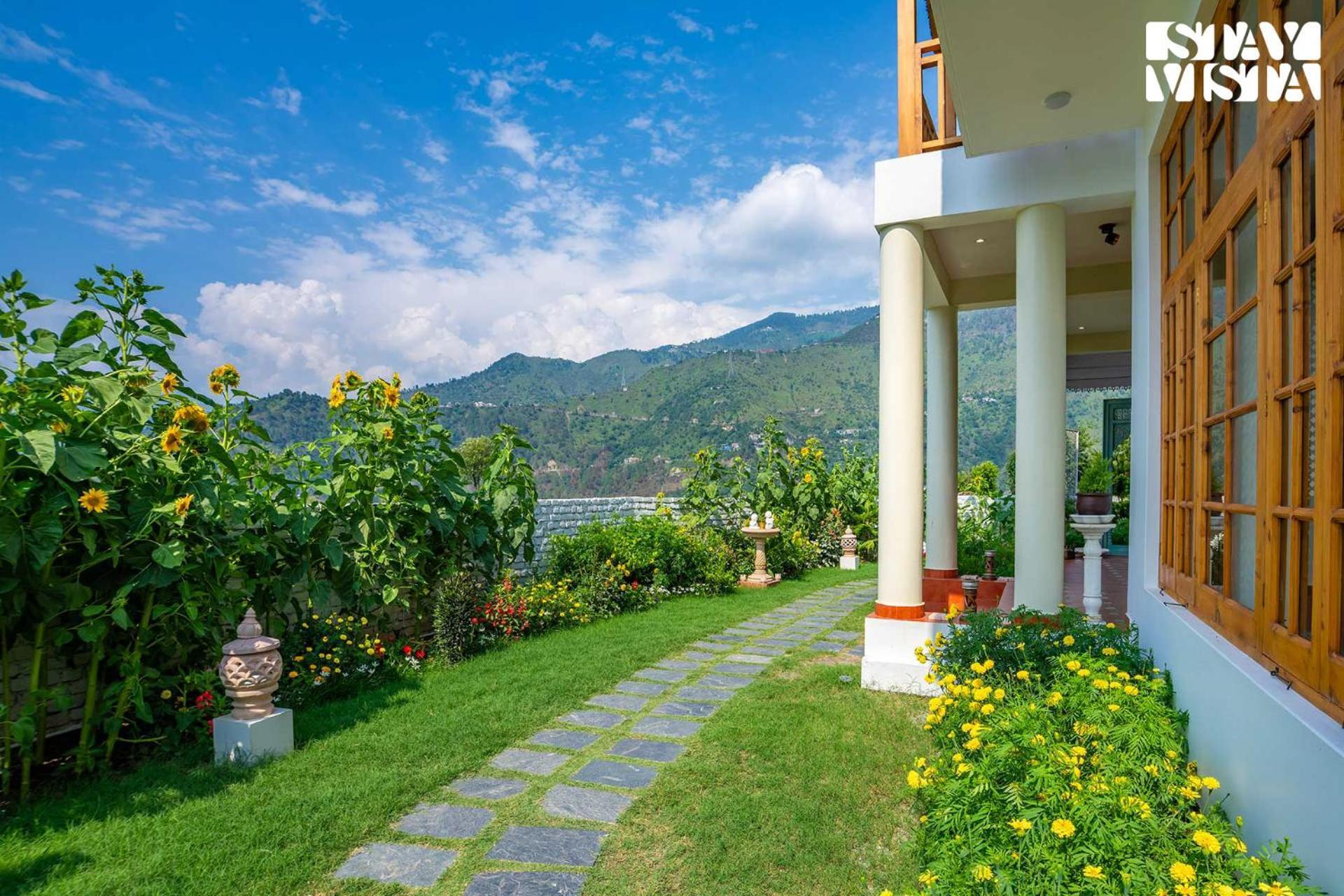 Stayvista At The Oakridge 4 Bhk Villa In Dharamshala With Jacuzzi & Balcony Chamba  Εξωτερικό φωτογραφία