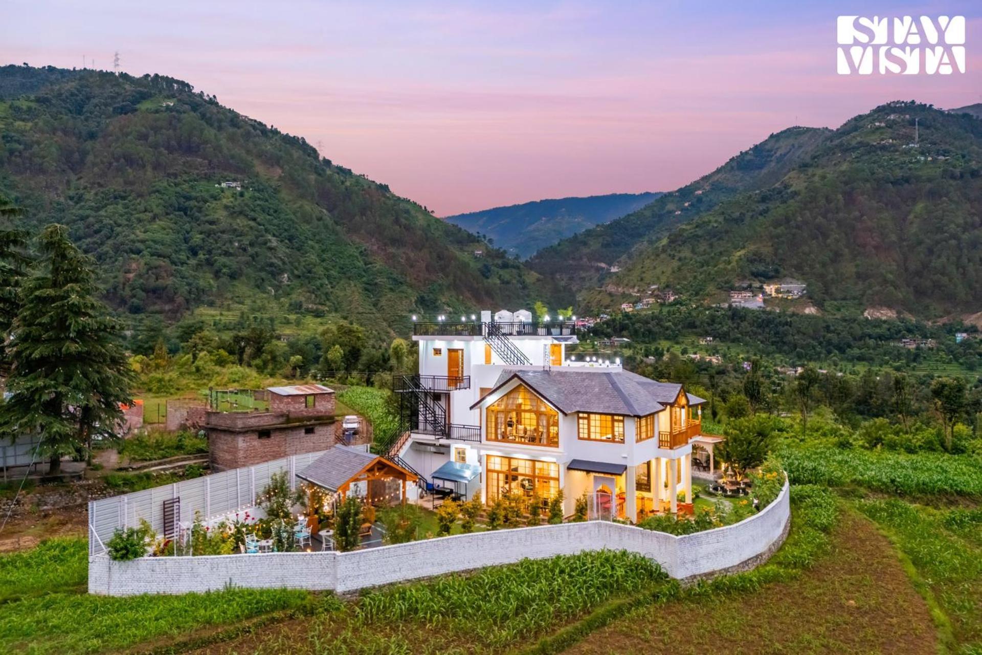 Stayvista At The Oakridge 4 Bhk Villa In Dharamshala With Jacuzzi & Balcony Chamba  Εξωτερικό φωτογραφία