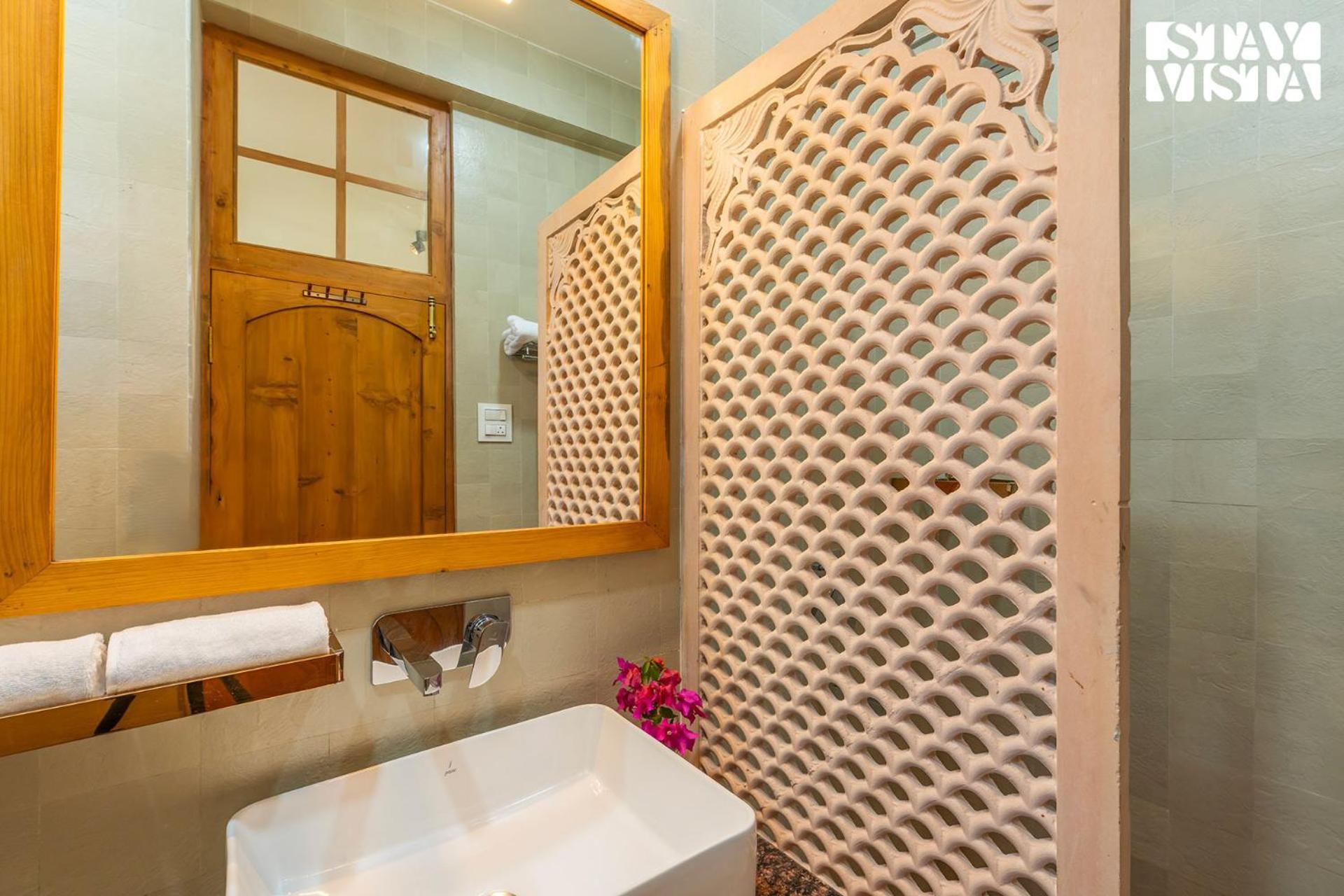 Stayvista At The Oakridge 4 Bhk Villa In Dharamshala With Jacuzzi & Balcony Chamba  Εξωτερικό φωτογραφία