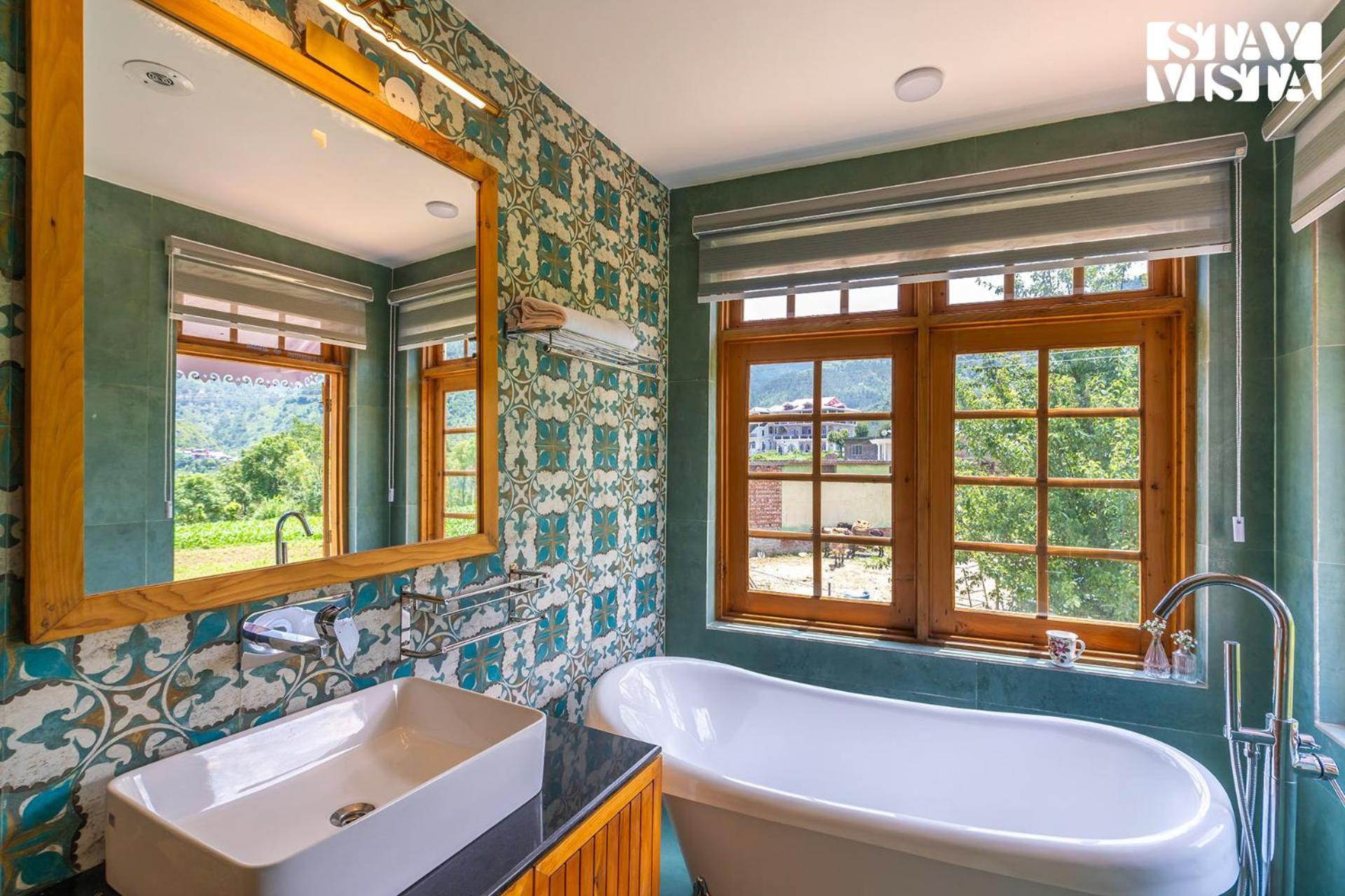 Stayvista At The Oakridge 4 Bhk Villa In Dharamshala With Jacuzzi & Balcony Chamba  Εξωτερικό φωτογραφία
